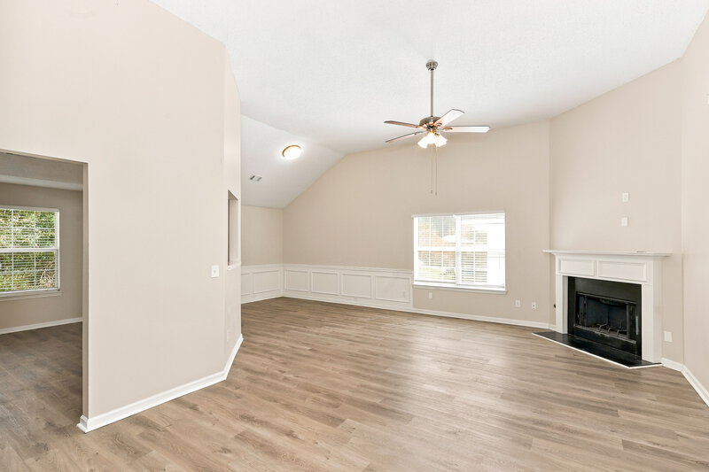 2,240/Mo, 6116 Redtop Loop Fairburn, GA 30213 Living Room View