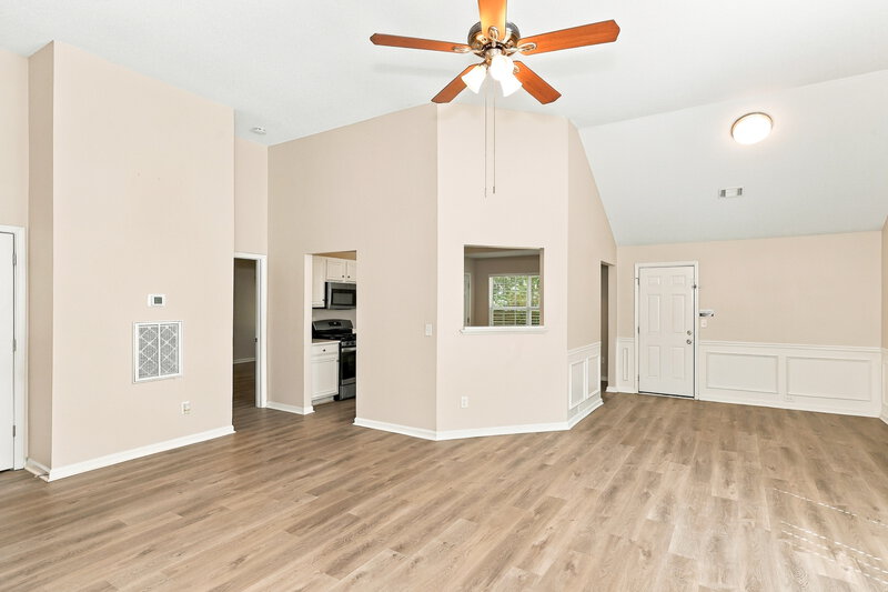 2,240/Mo, 6116 Redtop Loop Fairburn, GA 30213 Living Room View 3