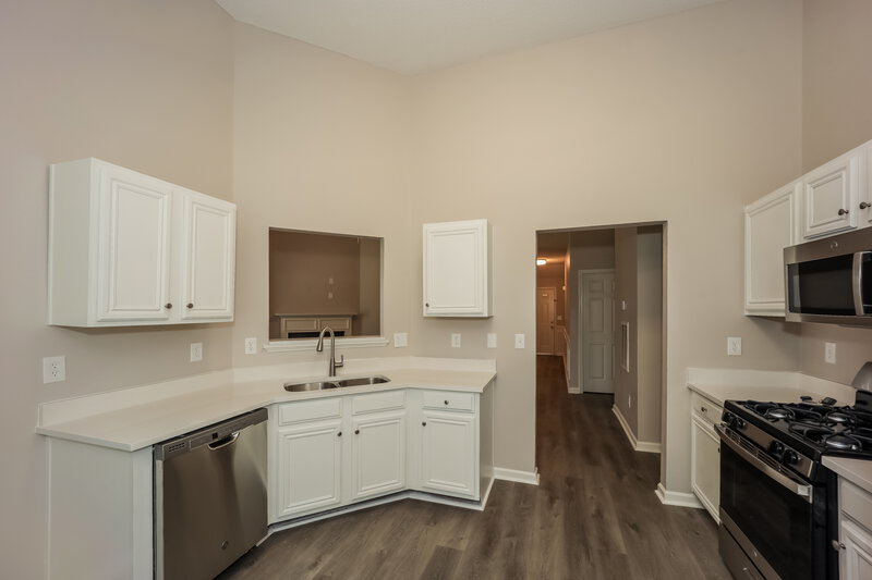 2,415/Mo, 6116 Redtop Loop Fairburn, GA 30213 Kitchen View 2