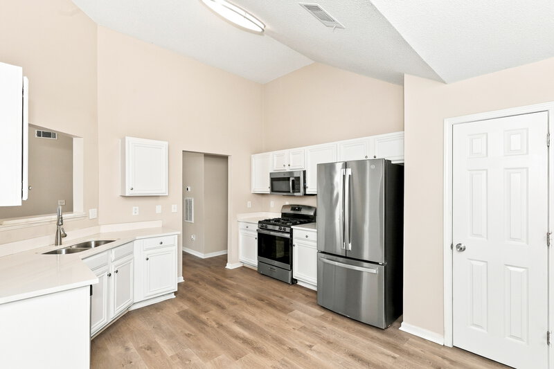 2,240/Mo, 6116 Redtop Loop Fairburn, GA 30213 Kitchen View