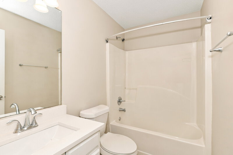 2,240/Mo, 6116 Redtop Loop Fairburn, GA 30213 Primary Bathroom View
