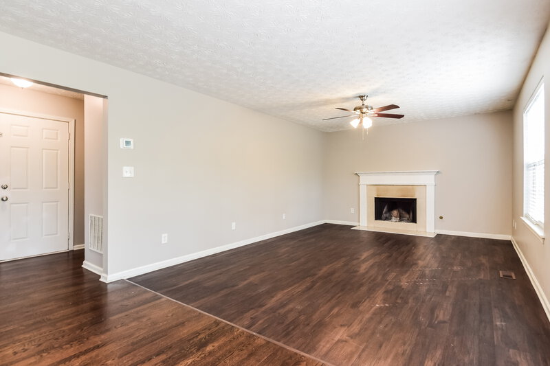 2,345/Mo, 3293 Rockmill Dr Ellenwood, GA 30294 Living Room View 2