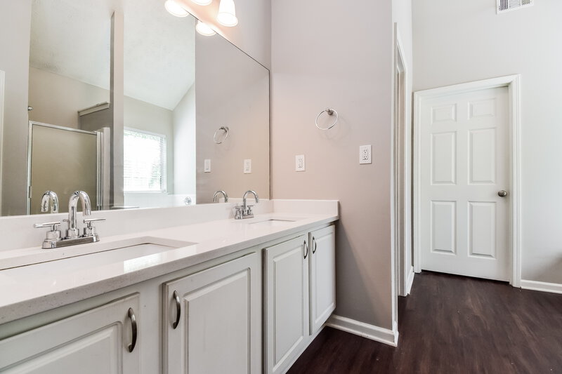 2,345/Mo, 3293 Rockmill Dr Ellenwood, GA 30294 Main Bathroom View