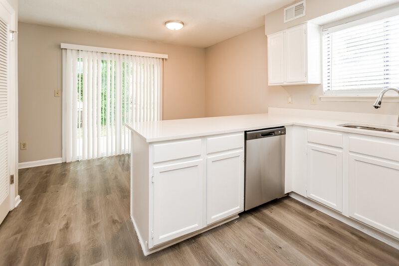 2,505/Mo, 20 Briar Gate Ln Marietta, GA 30066 Kitchen View
