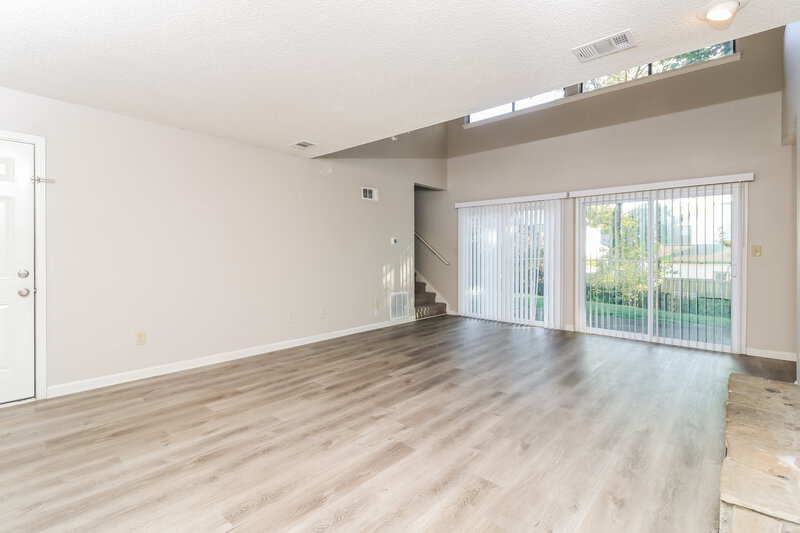 3,000/Mo, 20 Briar Gate Ln Marietta, GA 30066 Living Room View 4