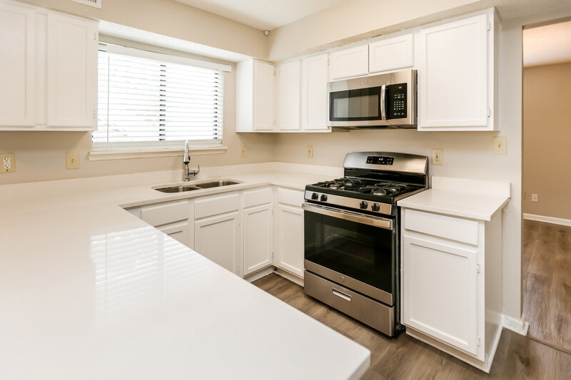 2,505/Mo, 20 Briar Gate Ln Marietta, GA 30066 Kitchen View 2