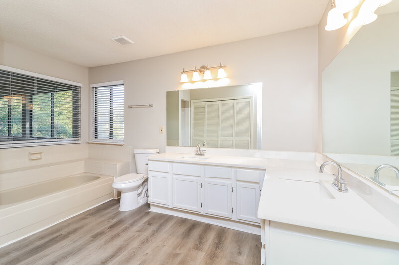 3,000/Mo, 20 Briar Gate Ln Marietta, GA 30066 Main Bathroom View