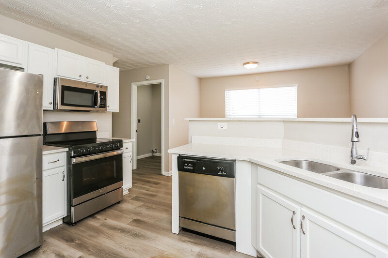 2,230/Mo, 3109 Canter Ct NE Conyers, GA 30013 Kitchen View
