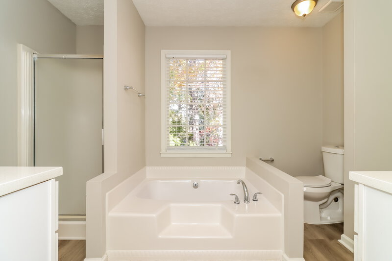 1,985/Mo, 1769 Bertram Ln SW Marietta, GA 30008 Main Bathroom View 2
