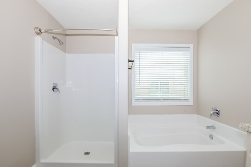 2,780/Mo, 1446 Dillard Heights Dr Bethlehem, GA 30620 Main Bathroom View 2