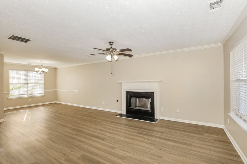 2,210/Mo, 370 Summer Hill Cir Stockbridge, GA 30281 Living Room View