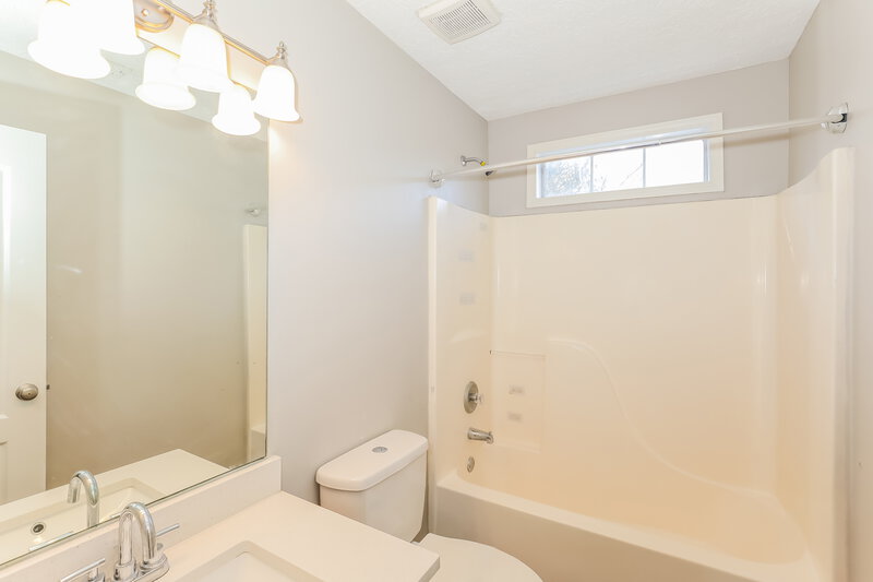 2,210/Mo, 370 Summer Hill Cir Stockbridge, GA 30281 Bathroom View