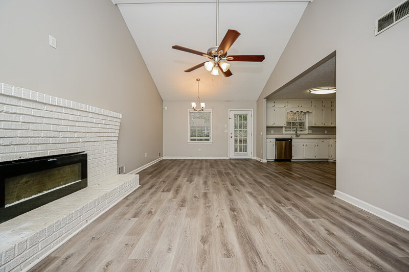 1,805/Mo, 2621 Laurel Woods Ln SE Conyers, GA 30094 Living Room View