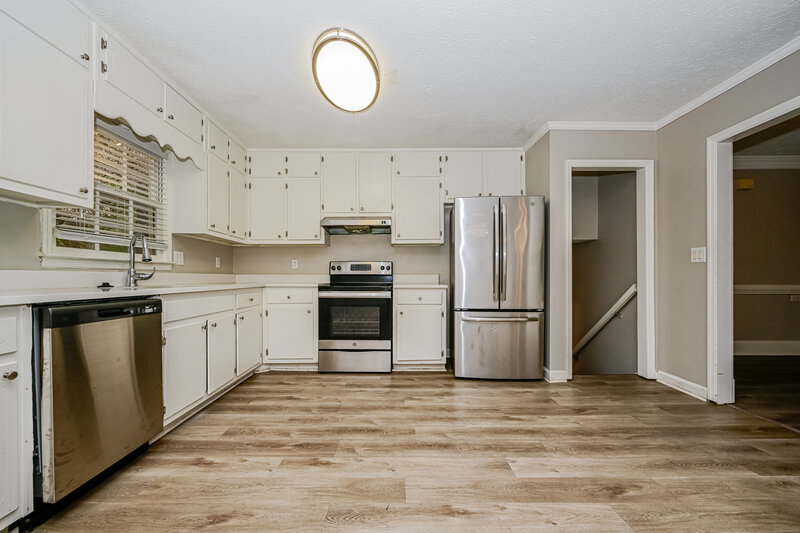 1,805/Mo, 2621 Laurel Woods Ln SE Conyers, GA 30094 Kitchen View