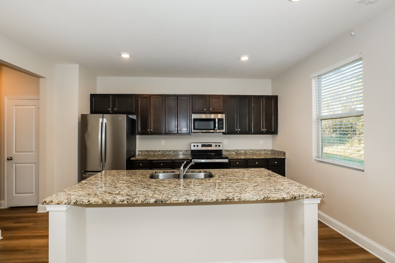 2,390/Mo, 516 Overo Dr McDonough, GA 30253 Kitchen View