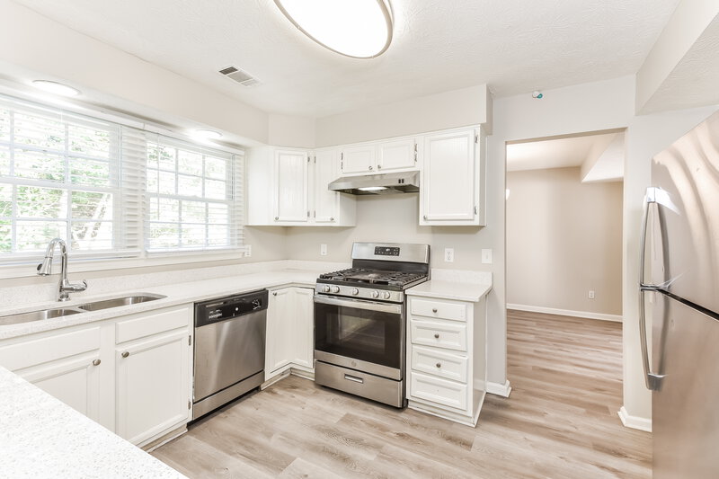 3,260/Mo, 4877 Fielding Way Stone Mountain, GA 30088 Kitchen View