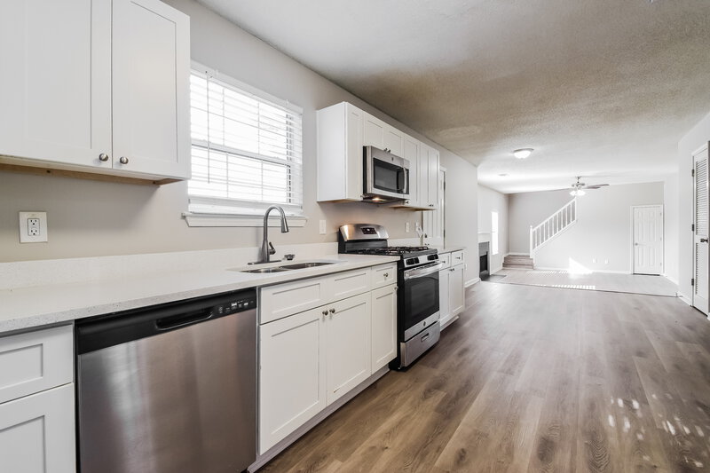 2,425/Mo, 3827 Riverview Bnd Ellenwood, GA 30294 Kitchen View 3