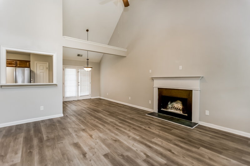 1,830/Mo, 100 Hayes Park Ct Dallas, GA 30132 Living Room View 2