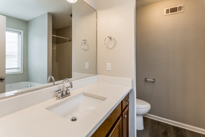 1,830/Mo, 100 Hayes Park Ct Dallas, GA 30132 Main Bathroom View