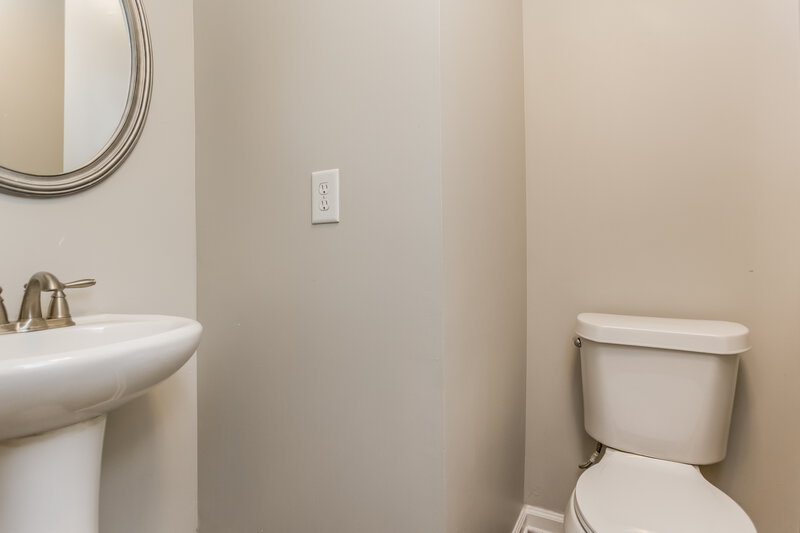 1,830/Mo, 100 Hayes Park Ct Dallas, GA 30132 Bathroom View 2