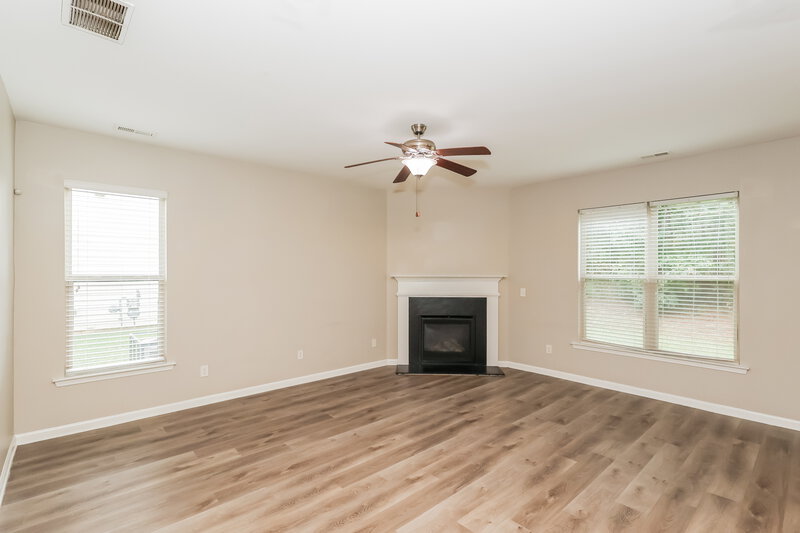 2,480/Mo, 4485 Belcamp Rd Fairburn, GA 30213 Living Room View