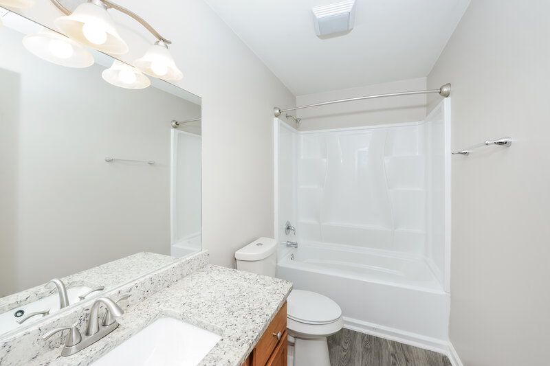 2,185/Mo, 122 Village Pkwy Woodstock, GA 30188 Main Bathroom View