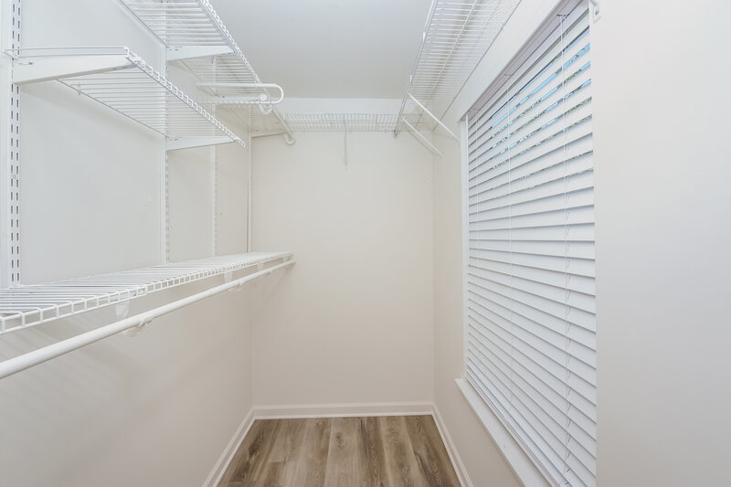 2,185/Mo, 122 Village Pkwy Woodstock, GA 30188 Walk In Closet View