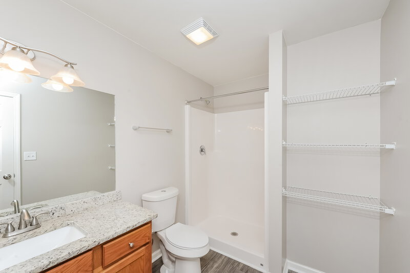 2,185/Mo, 122 Village Pkwy Woodstock, GA 30188 Bathroom View