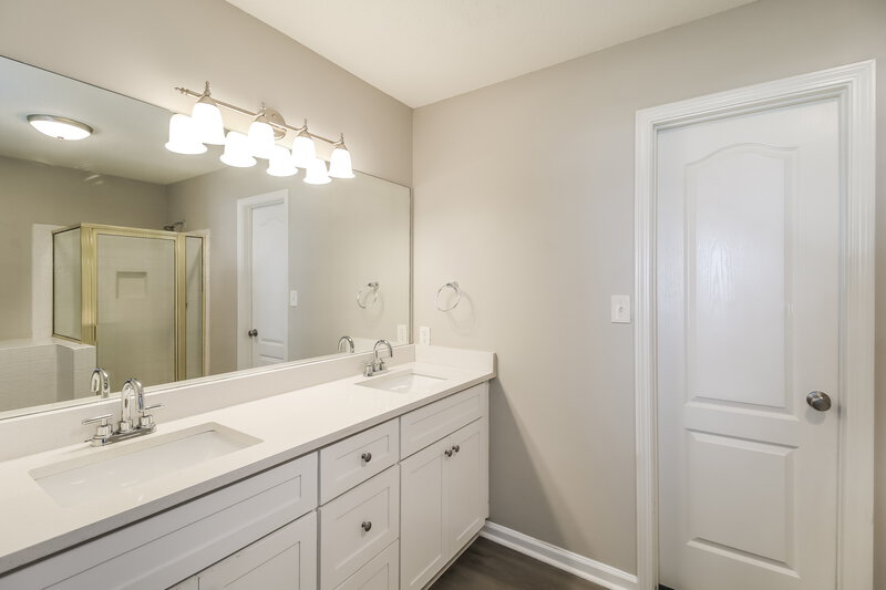 2,660/Mo, 17 Arbor Cove Dr Stockbridge, GA 30281 Main Bathroom View