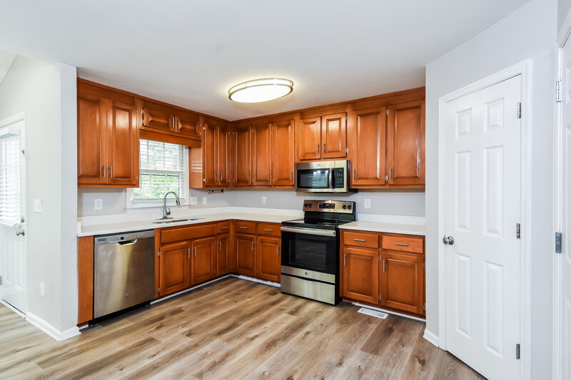 2,495/Mo, 2858 Carnegie Way SW Marietta, GA 30064 Kitchen View