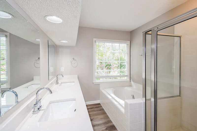 2,495/Mo, 2858 Carnegie Way SW Marietta, GA 30064 Main Bathroom View