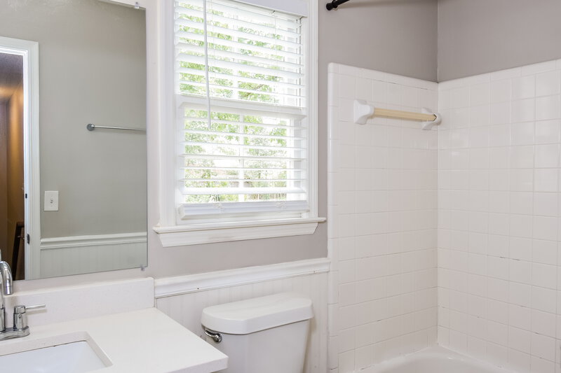 2,495/Mo, 2858 Carnegie Way SW Marietta, GA 30064 Bathroom View