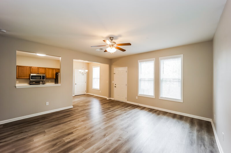 2,310/Mo, 1510 Persimmon Trace Morrow, GA 30260 Living Room View 2