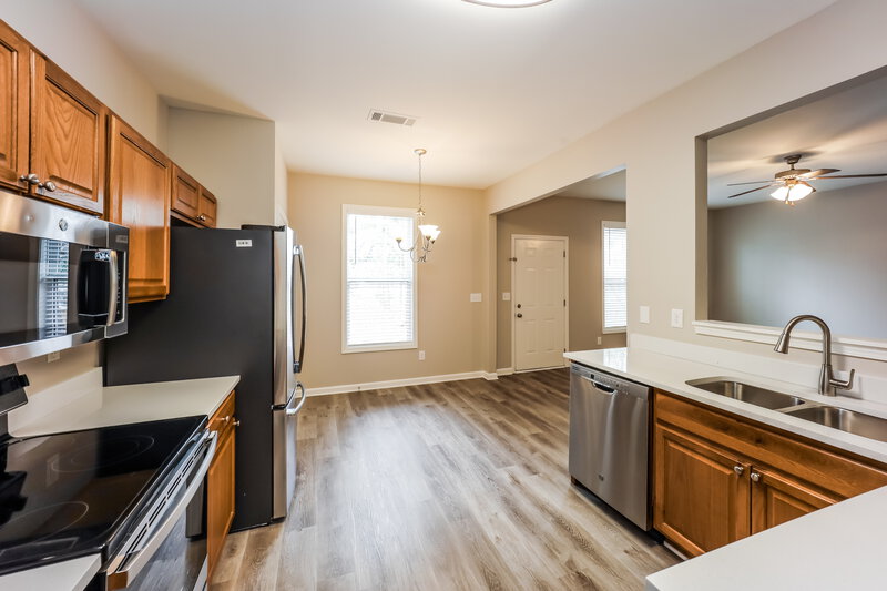 2,310/Mo, 1510 Persimmon Trace Morrow, GA 30260 Kitchen View