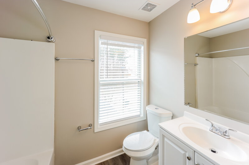 2,310/Mo, 1510 Persimmon Trace Morrow, GA 30260 Bathroom View