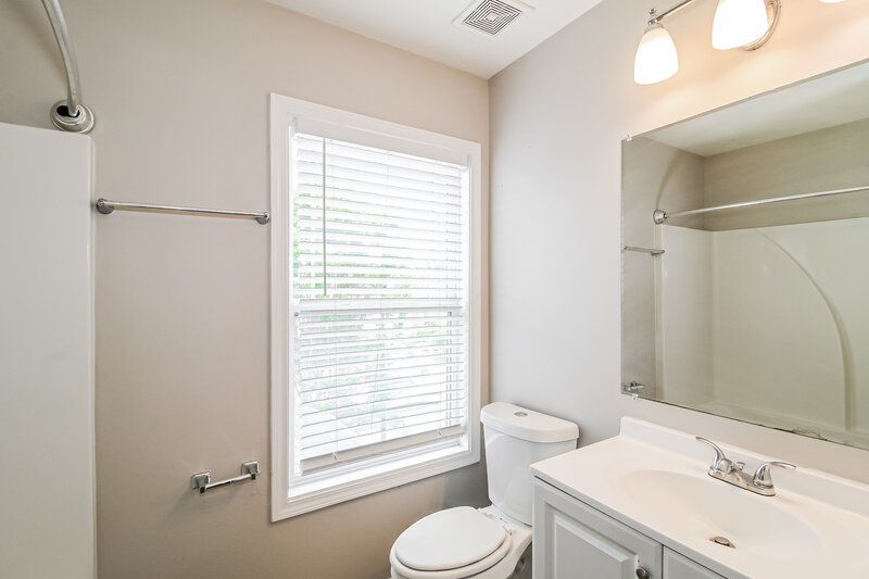 2,105/Mo, 1510 Persimmon Trace Morrow, GA 30260 Bathroom View