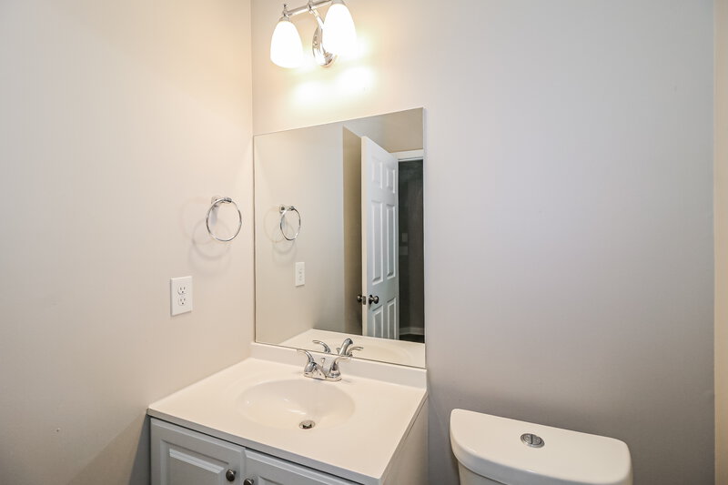 2,105/Mo, 1510 Persimmon Trace Morrow, GA 30260 Bathroom View 2