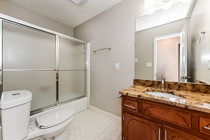 1,860/Mo, 213 Clarkdell Dr Stockbridge, GA 30281 Main Bathroom View