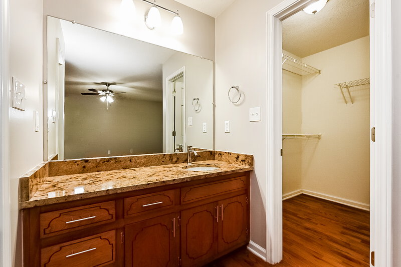 1,860/Mo, 213 Clarkdell Dr Stockbridge, GA 30281 Bathroom View