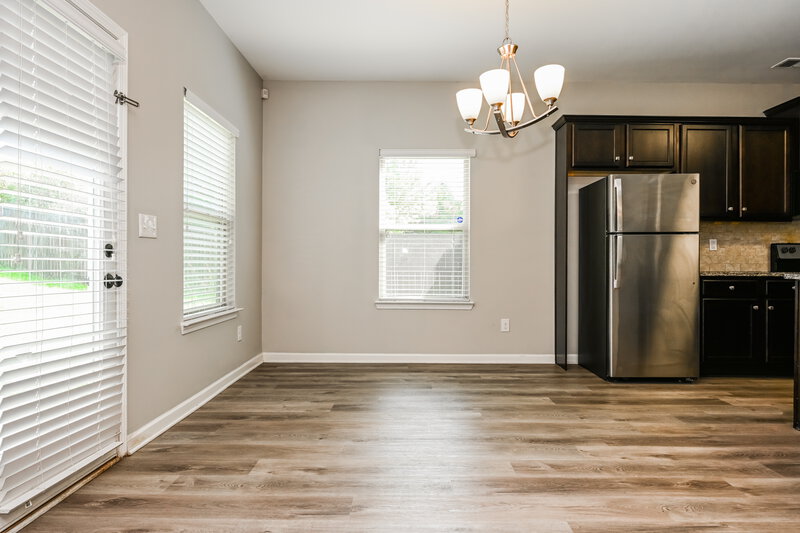 3,100/Mo, 221 Magnaview Dr McDonough, GA 30253 Dining Room View 2