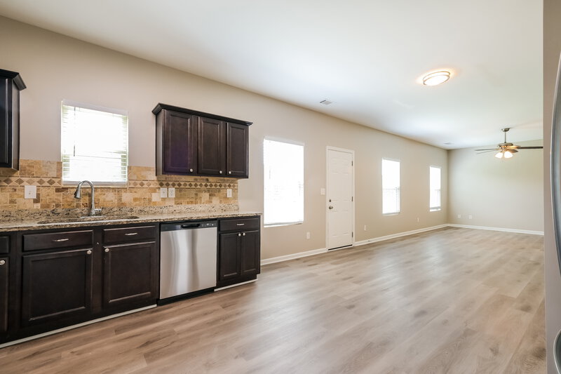 2,165/Mo, 422 Renown Ct Winder, GA 30680 Kitchen View