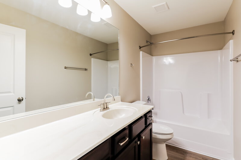 2,230/Mo, 422 Renown Ct Winder, GA 30680 Bathroom View