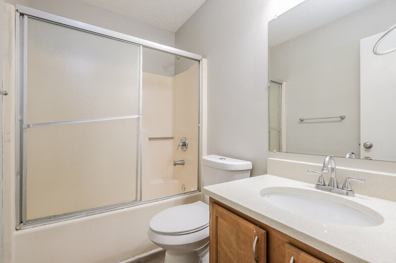 1,900/Mo, 2812 Country Farms Ct Snellville, GA 30039 Bathroom View