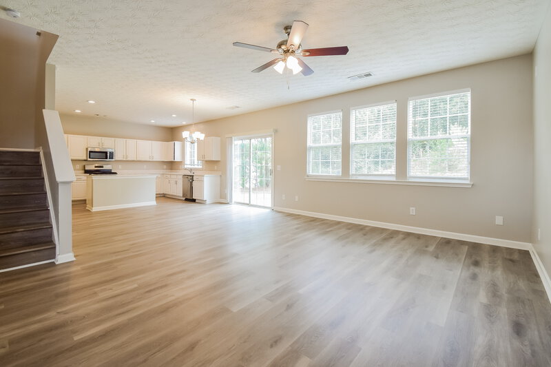 2,150/Mo, 2010 Valley Creek Dr Lithia Springs, GA 30122 Living Room View