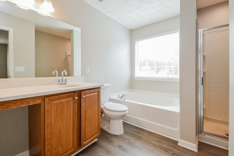 2,150/Mo, 2010 Valley Creek Dr Lithia Springs, GA 30122 Main Bathroom View