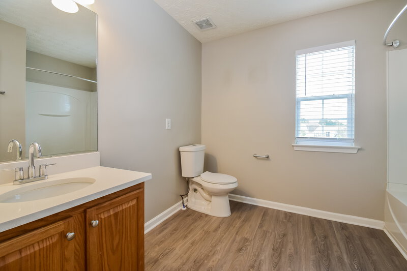 2,150/Mo, 2010 Valley Creek Dr Lithia Springs, GA 30122 Bathroom View