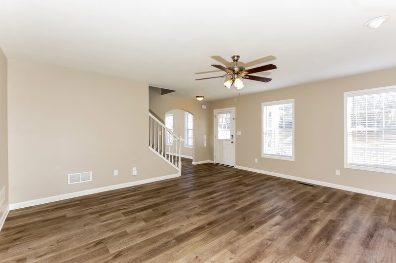 2,690/Mo, 185 Overlook Dr Covington, GA 30016 Living Room View 2