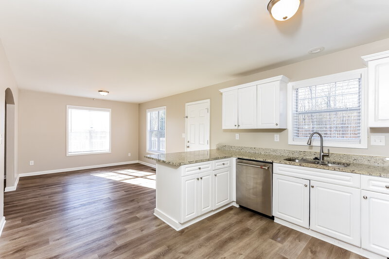 2,690/Mo, 185 Overlook Dr Covington, GA 30016 Kitchen View 2