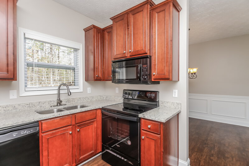 2,650/Mo, 82 Westridge Cir Dallas, GA 30132 Kitchen View
