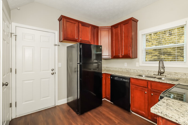 1,905/Mo, 82 Westridge Cir Dallas, GA 30132 Kitchen View
